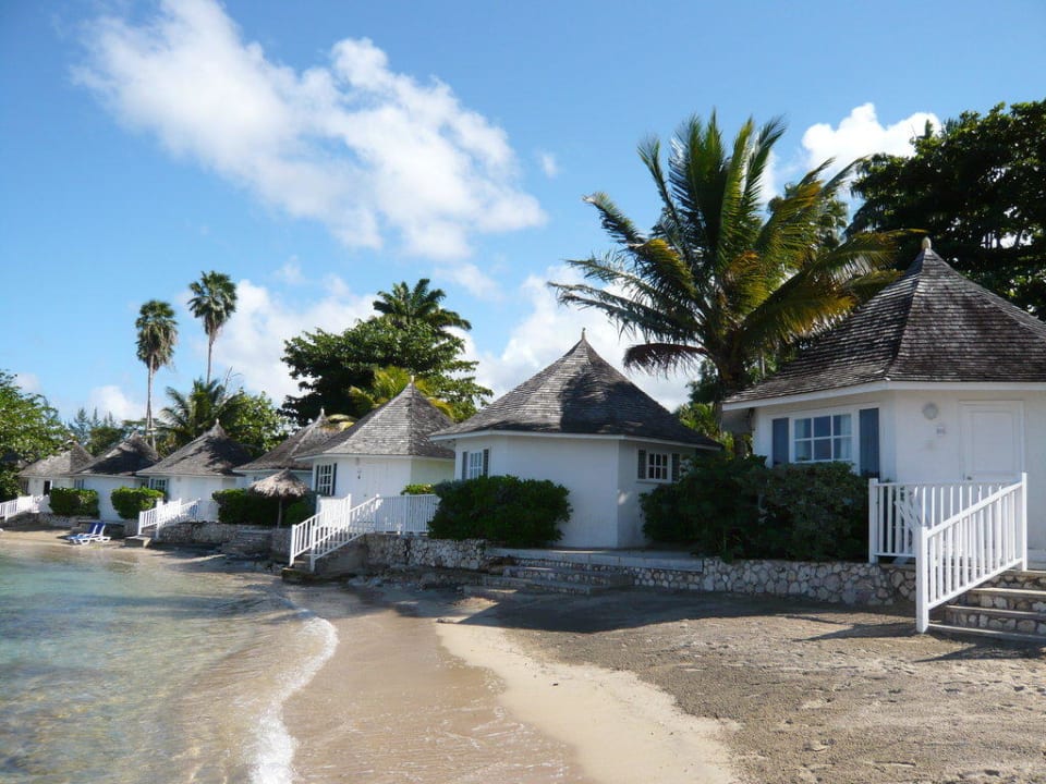 Bungalows mit tollem Ausblick auf das Meer Grand Muthu Club Caribbean Runaway Bay