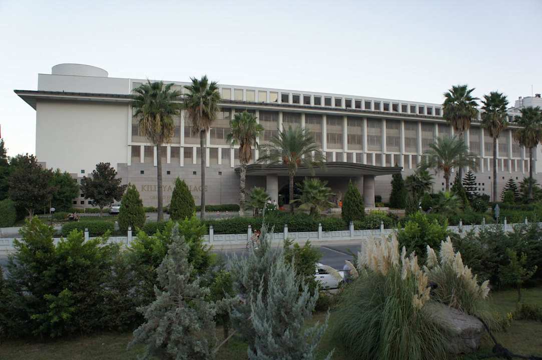 Blick auf das Hotel - Eingangsbereich Kilikya Palace Göynük