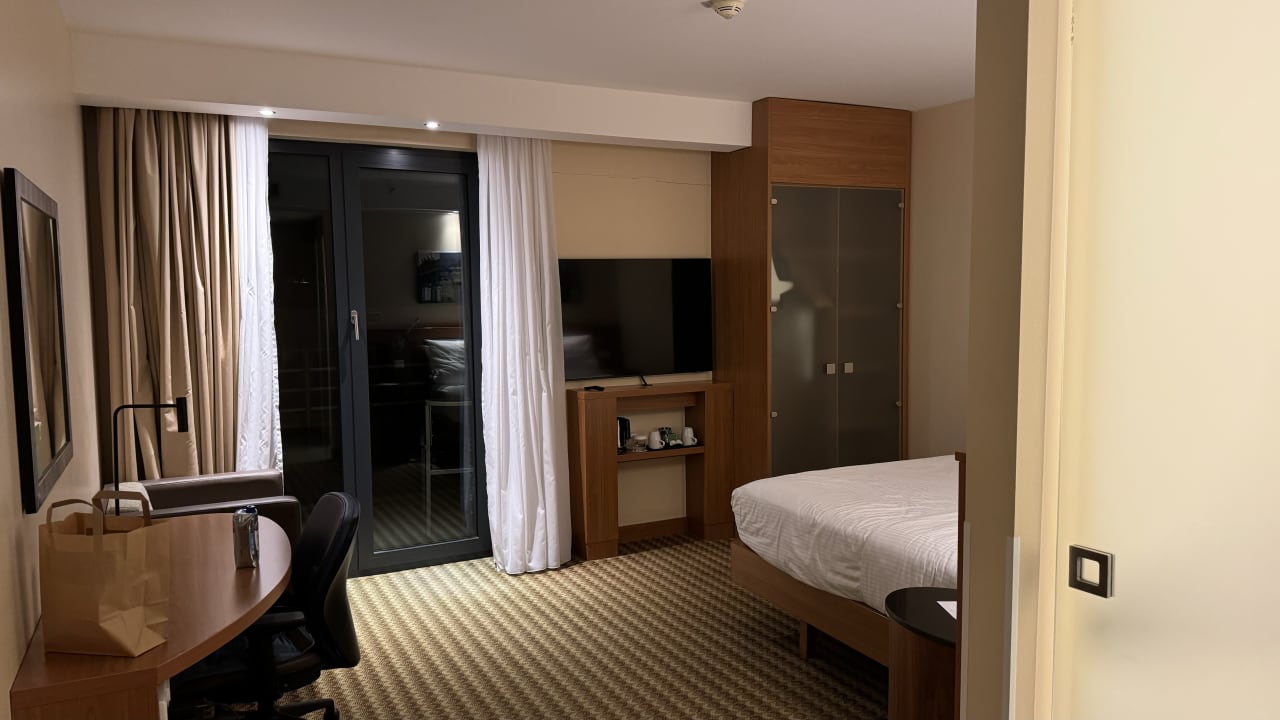 Zimmer Hampton by Hilton Berlin City West