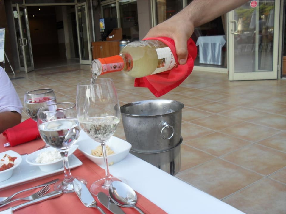 Vino Biancho Dolce Hane Family Resort