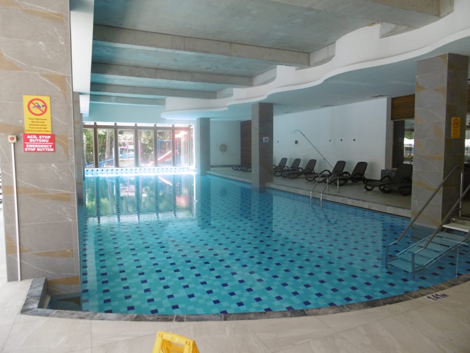 Pool Port Side Resort Hotel