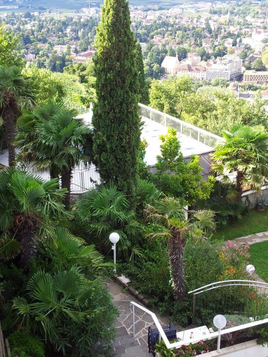 Garten und Pool Hotel Bellevue