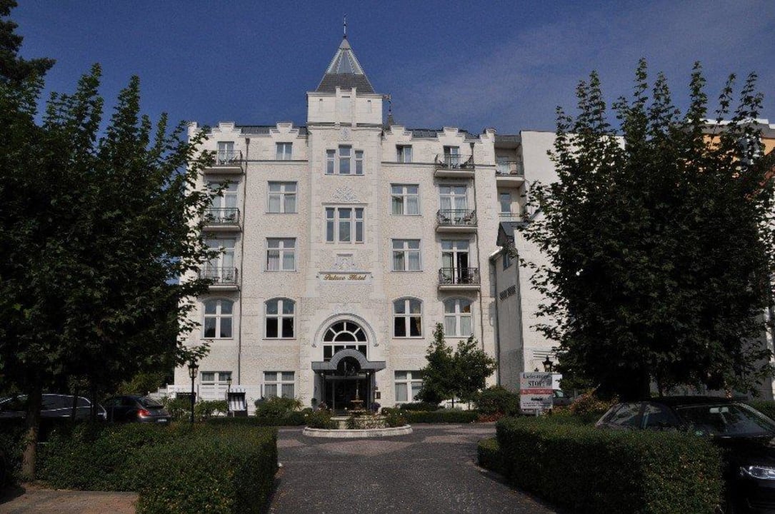 Hotel von der Strasse aus Usedom Palace Hotel