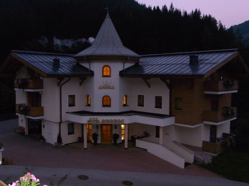 Auch in Jausern wird es dunkel Hotel Sonnegg
