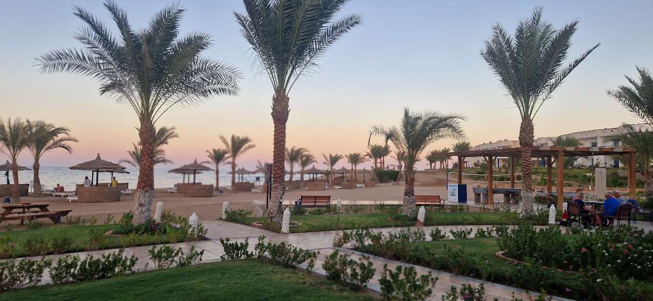 Gartenanlage Coral Sun Beach