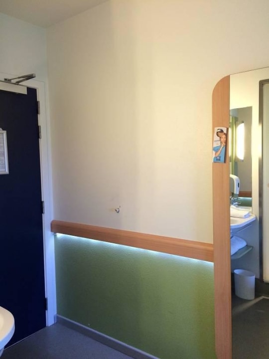 Bedroom 2 Ibis budget Brussels Airport
