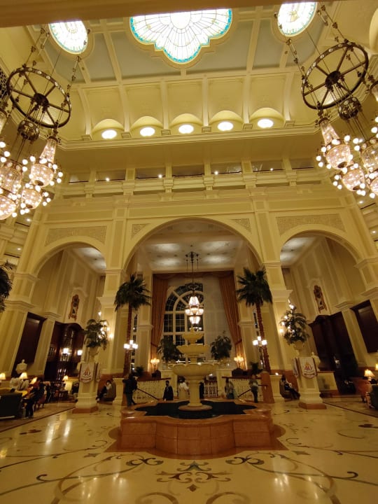 Lobby Tokyo Disneyland Hotel
