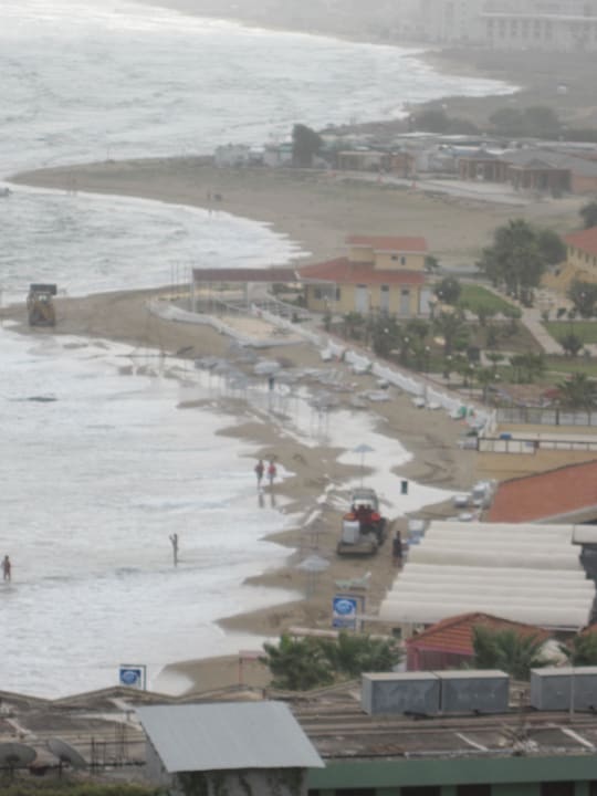 Kein Strand bei Hochwasser Salamis Bay Conti Resort Hotel & Casino