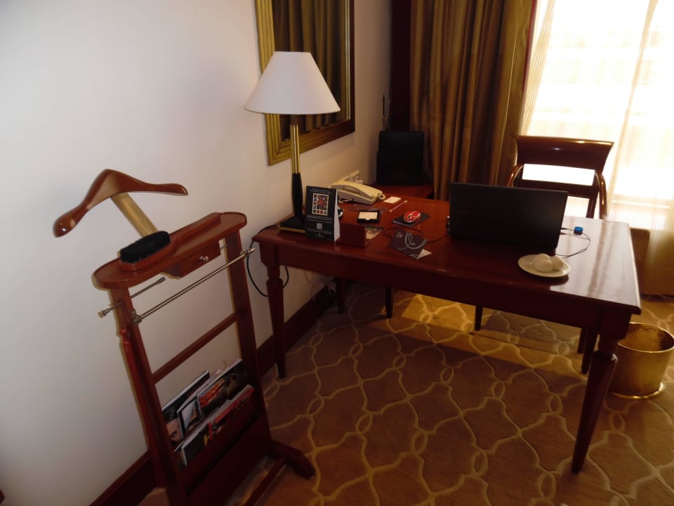 Zimmer 722 - Arbeitsbereich Hotel Sheraton New Delhi