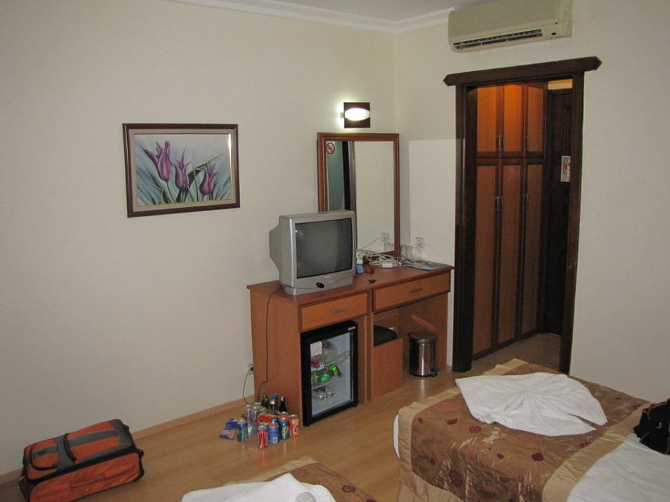 TV und Minibar Sundia By Liberty Ölüdeniz