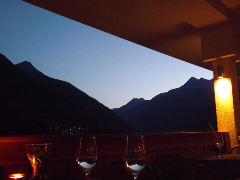 Abendstimmung auf der Terrasse Lifestyle Panorama Hotel Erika
