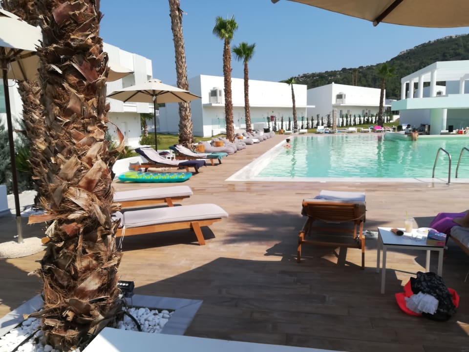 Pool White Dreams Resort & Anex