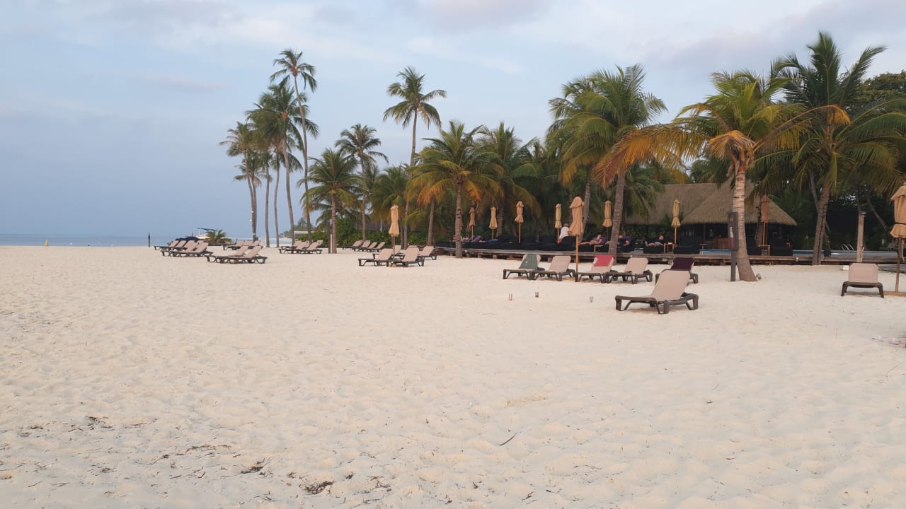 Strand Kuredu Island Resort & Spa
