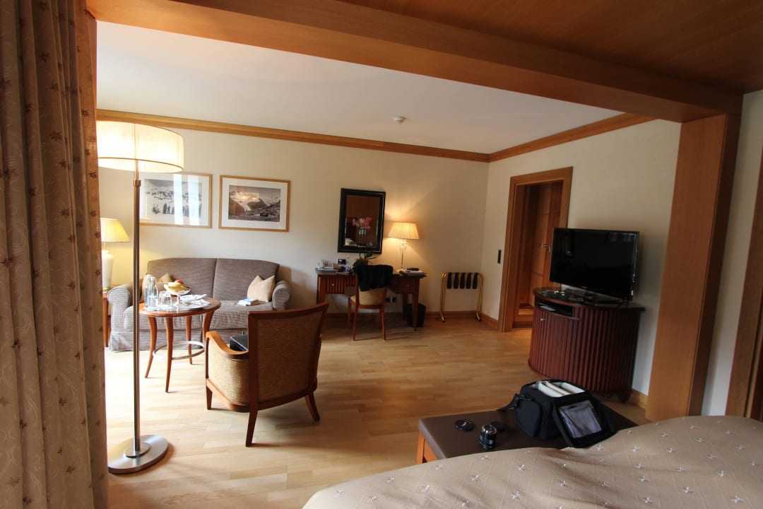 Vom Bett aus Grand Hotel Kronenhof Pontresina