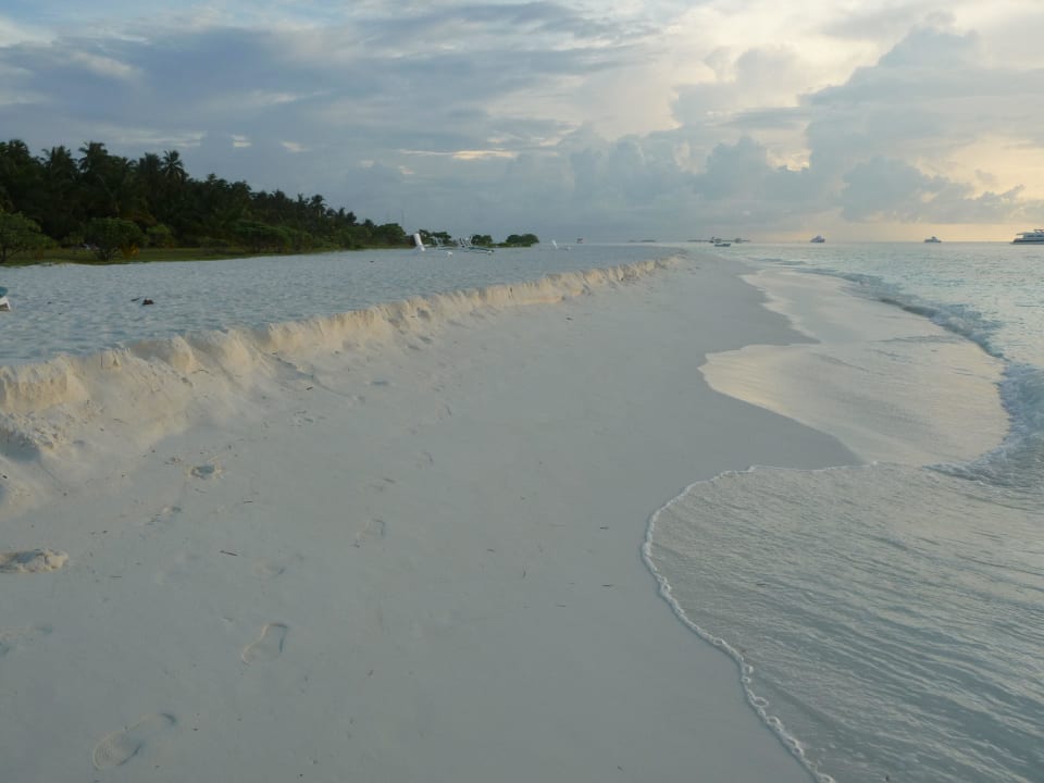Strand im hohen 600er Bereich Meeru Maldives Resort Island