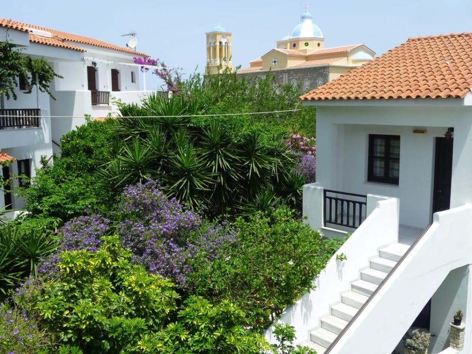 The garden- und der Garten dazwischen Hotel Golden Sun