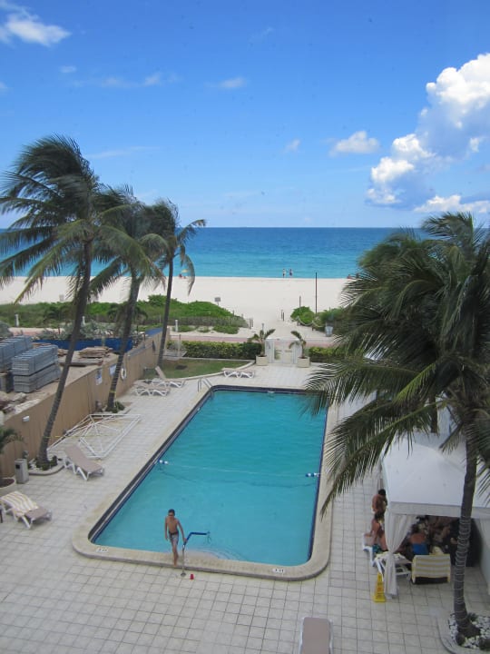 Hotelpool Hotel The Mimosa