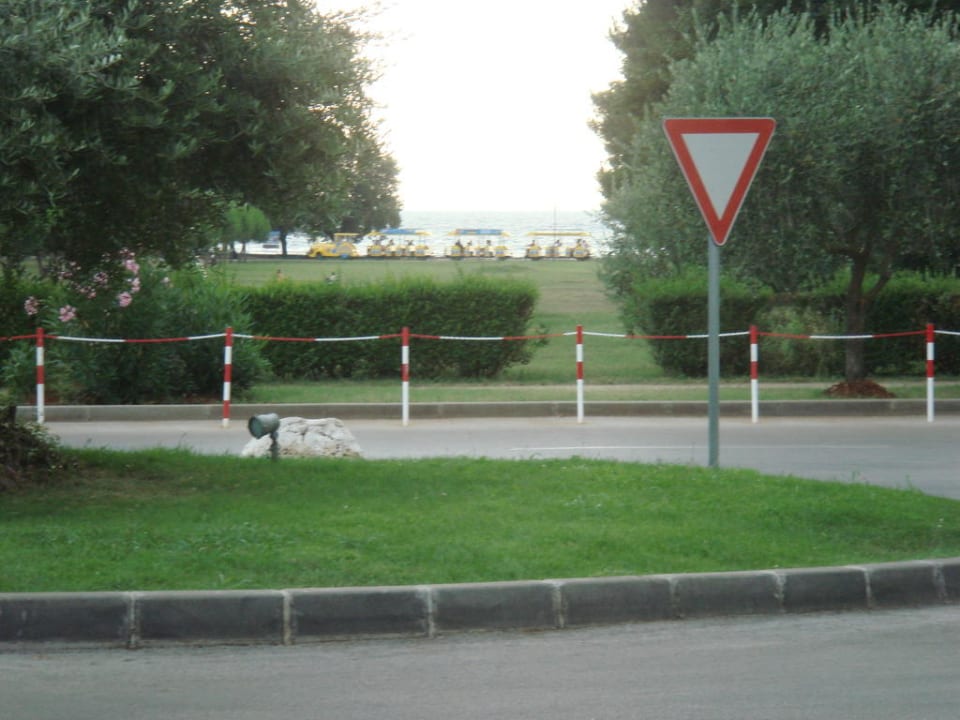 Weg zum Strand Hotel Garden Istra Plava Laguna