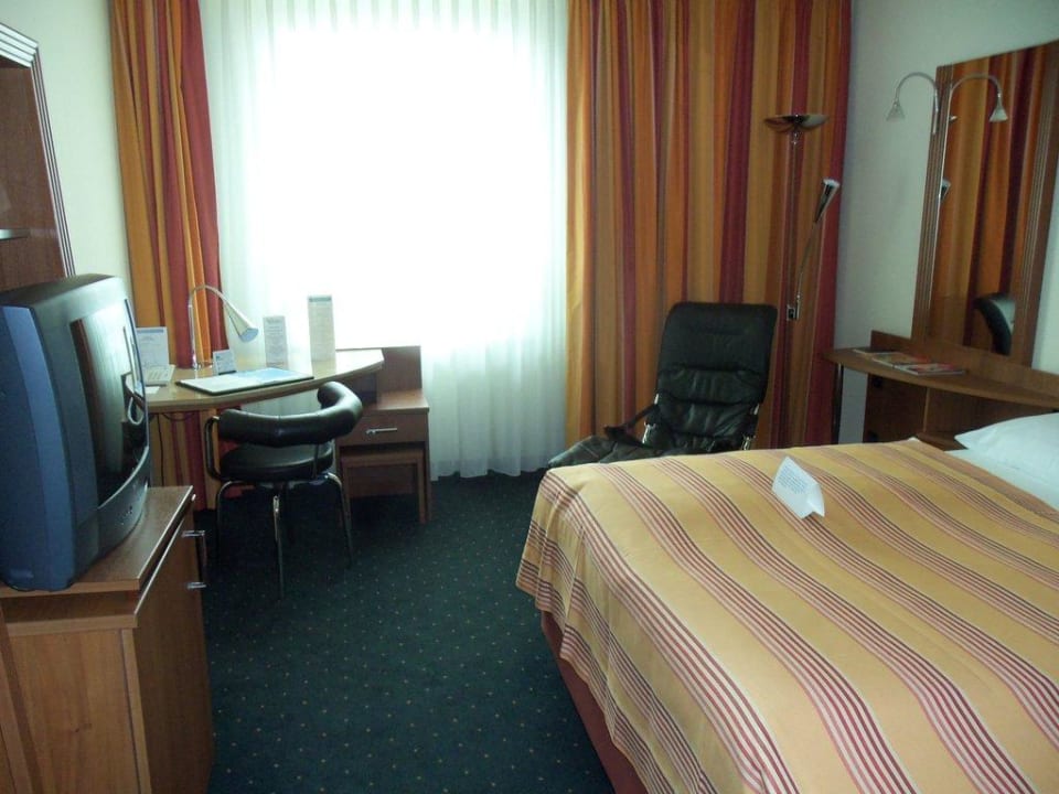 Doppelbett Hotel NH Hamburg Altona