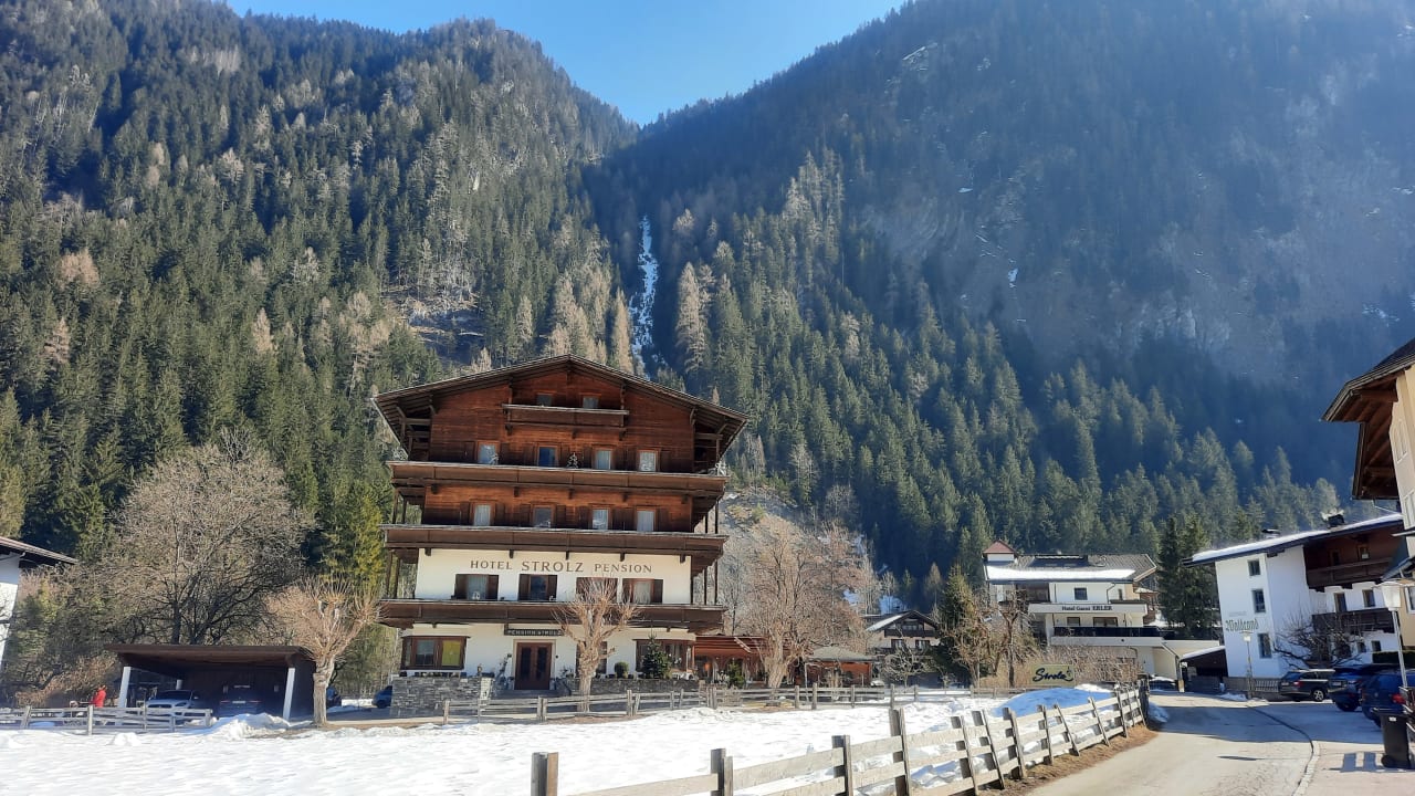 Außenansicht Hotel & Pension Strolz