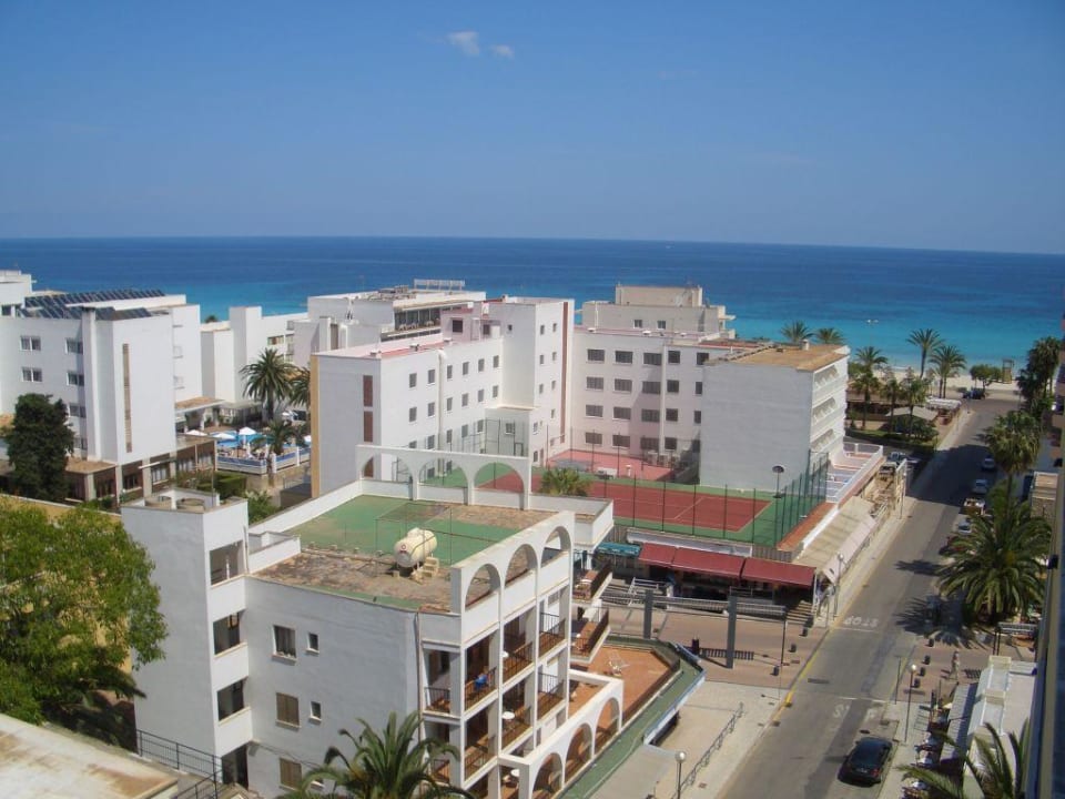 Blick vom Balkon aus dem 8. Stock Hotel Girasol