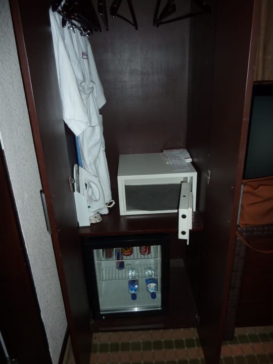 Zimmer (Safe und Schrank) Hotel Rincon del Valle