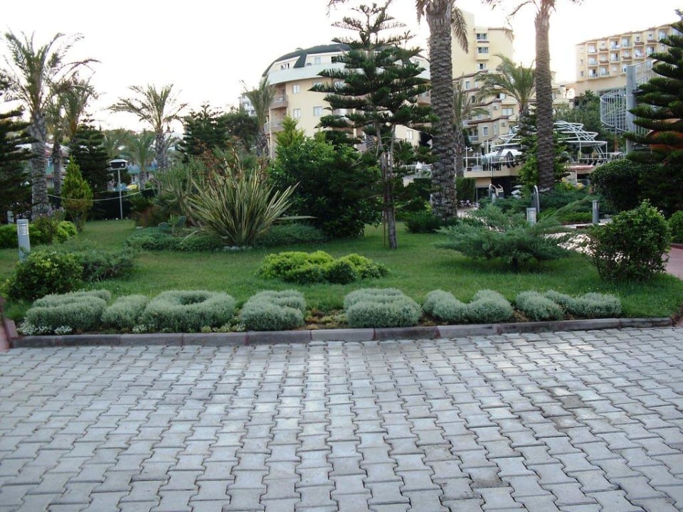 Weg vom Strand zum Hotel Side Sun Hotel