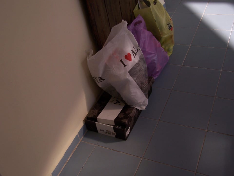 Müll auf dem Flur Hotel Diamore