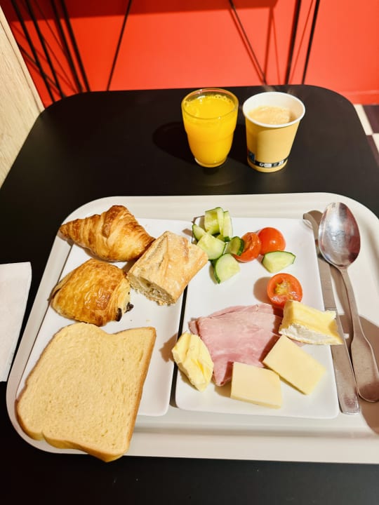 Gastro Ibis Styles Paris Gare de l'Est Magenta