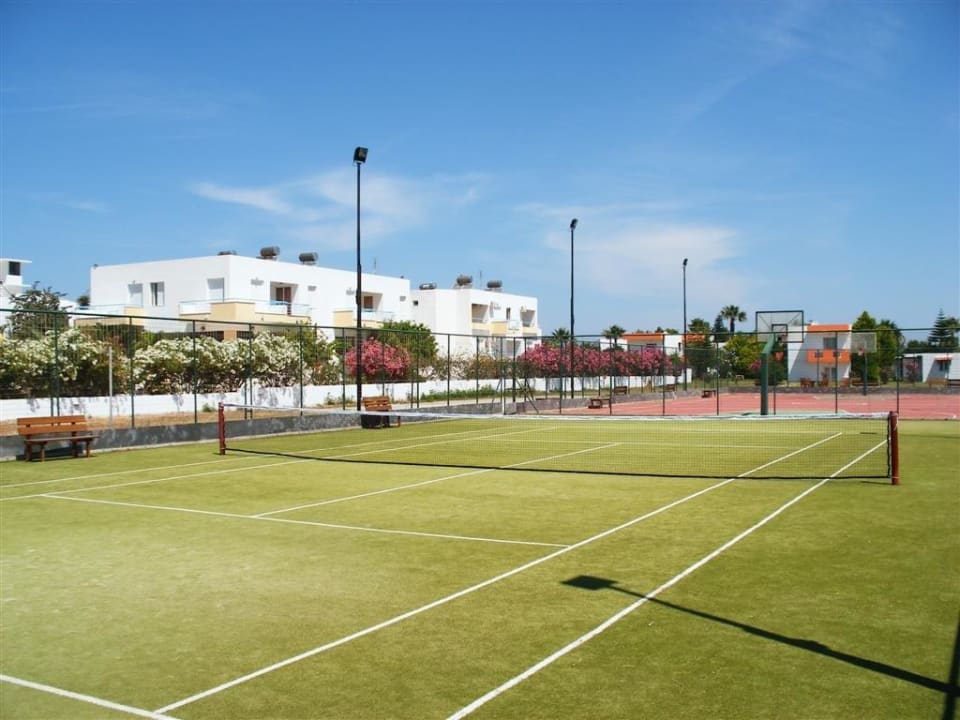 Tennisplatz Gaia Garden Hotel