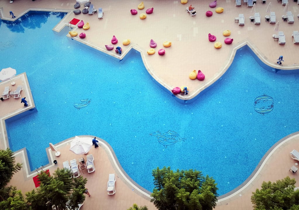 Relaxpool am Morgen Hotel Delphin Palace