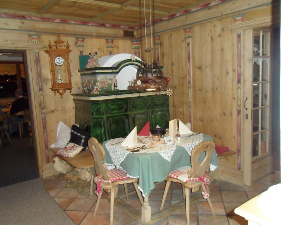 Sitzecke in der Stube Hotel Edelweiss Schlössl
