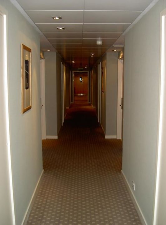 Hotelflur zu den Zimmern DoubleTree by Hilton Hotel London ExCeL
