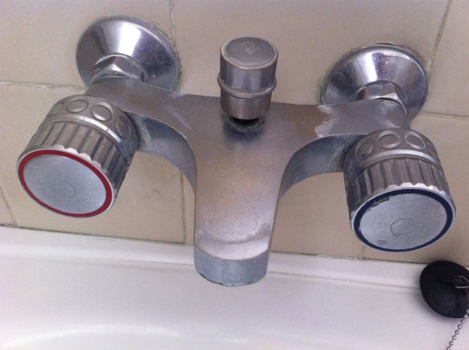 Kalkspuren an der Armatur Hotel Don Manolito