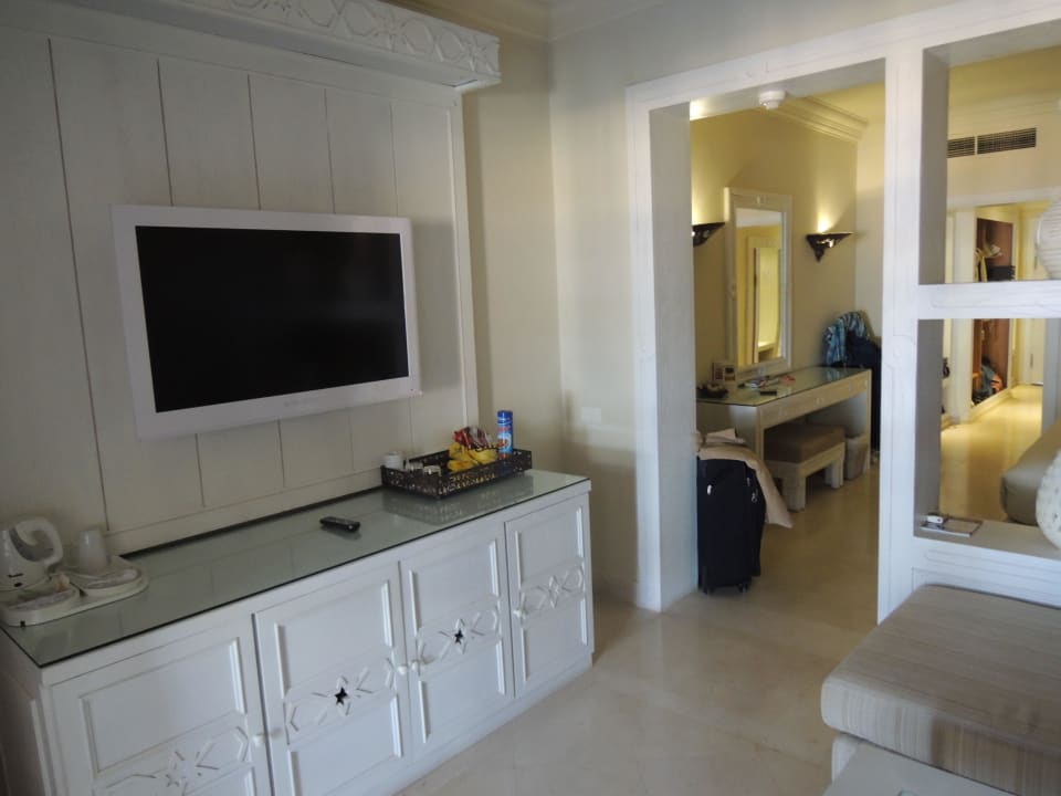 Fernsehen im Wohnbereich Makadi Spa - Adults only