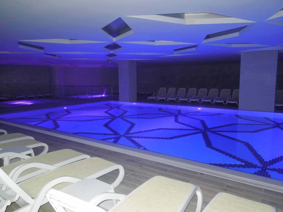 Hallenbad Royal Taj Mahal Hotel