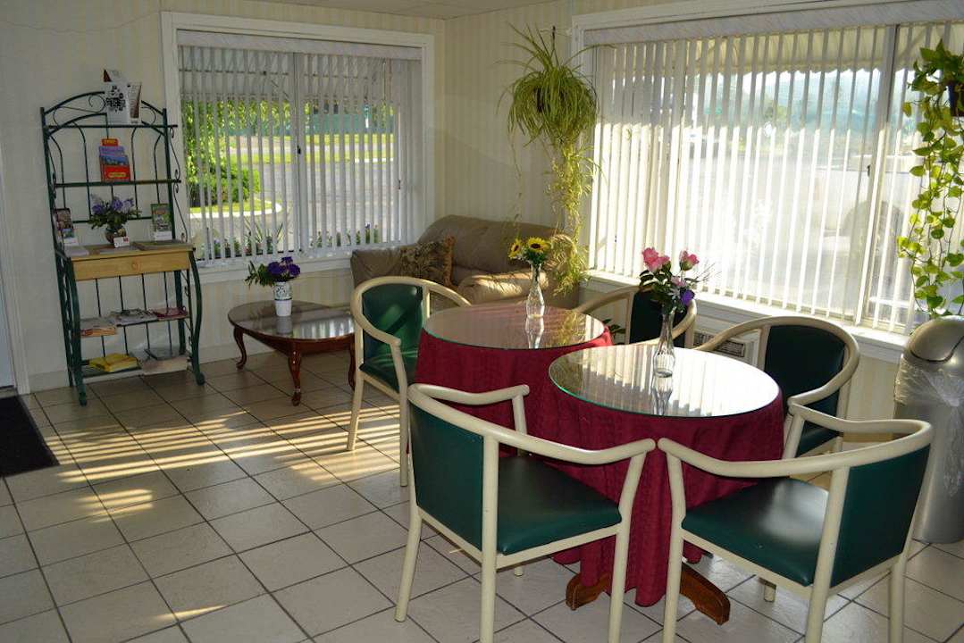 Frühstück Hotel Red Carpet Inn Endicott