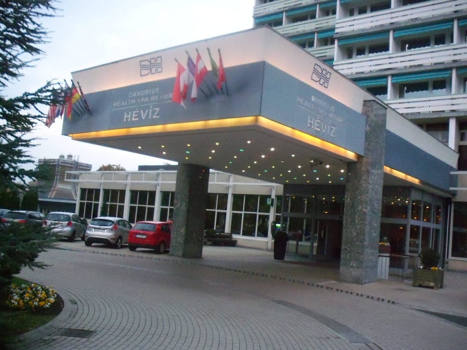 Hoteleingang Ensana Thermal Hévíz