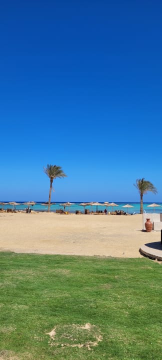 Strand True Beach Resort