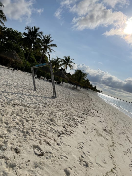 Strand Kuredu Island Resort & Spa