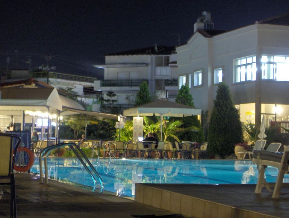 Hotel mit Pool und Poolbar Hotel Hanioti Palace/Chanioti Palace