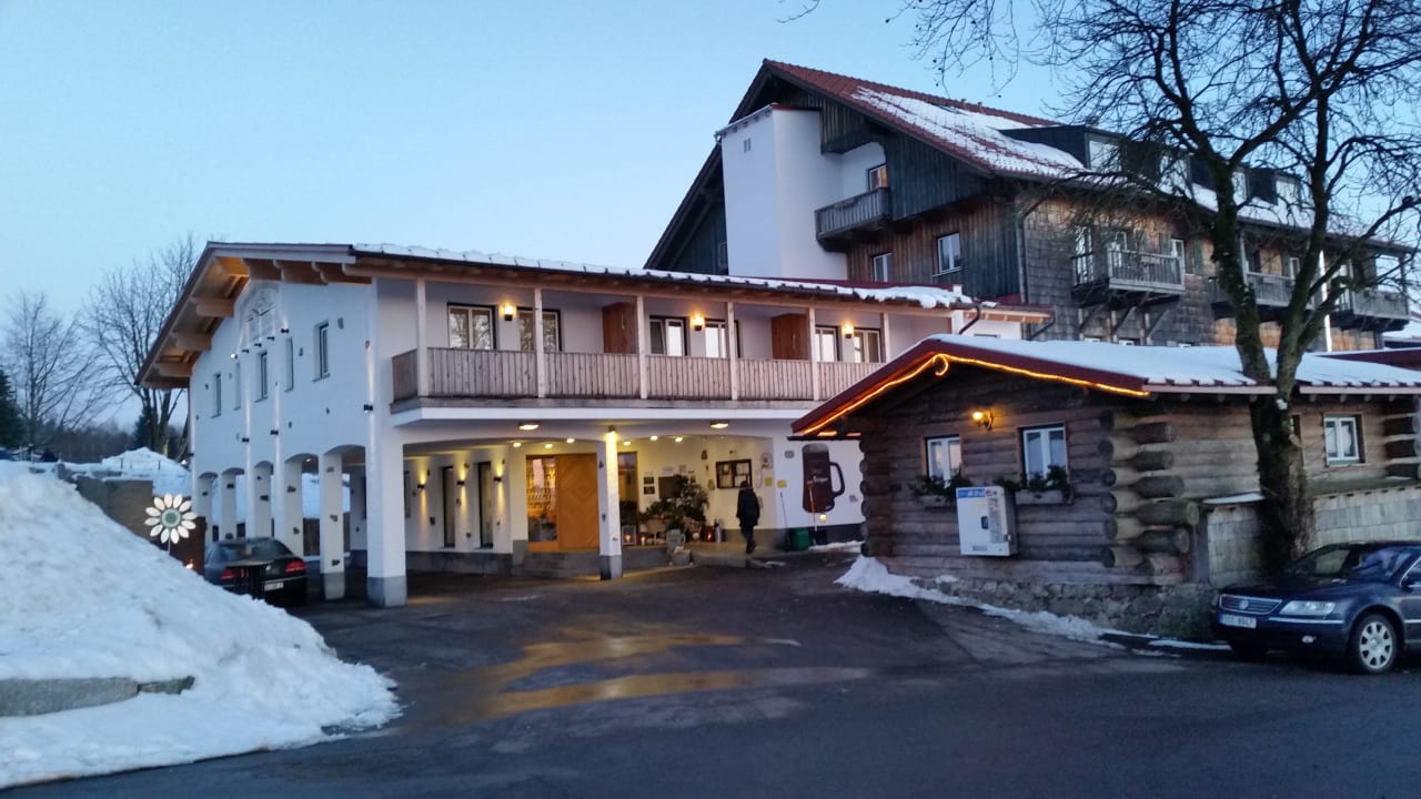 Hotelansicht Eingangsbereich 1. Bier & Wohlfühlhotel Gut Riedelsbach