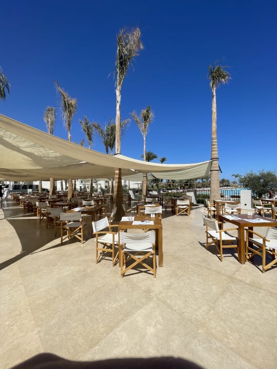 Gastro Serry Beach Resort