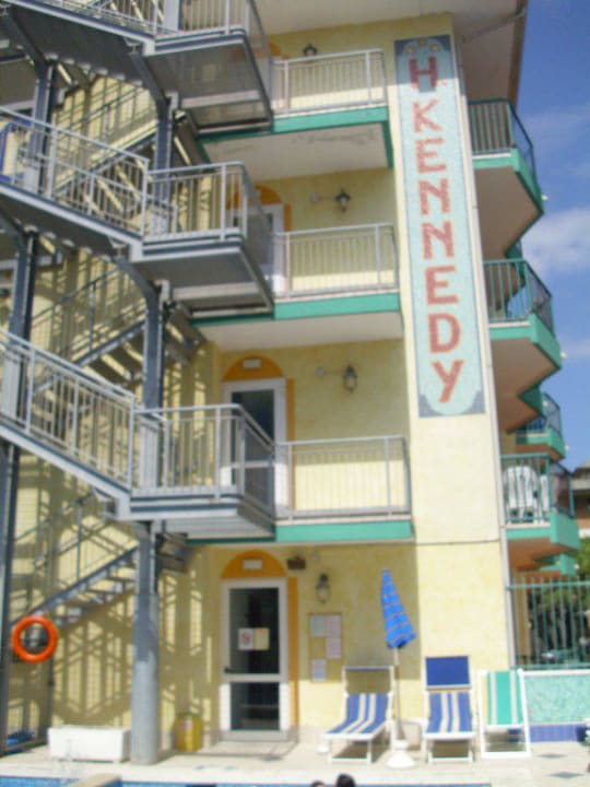 Aussenansicht Hotel Kennedy
