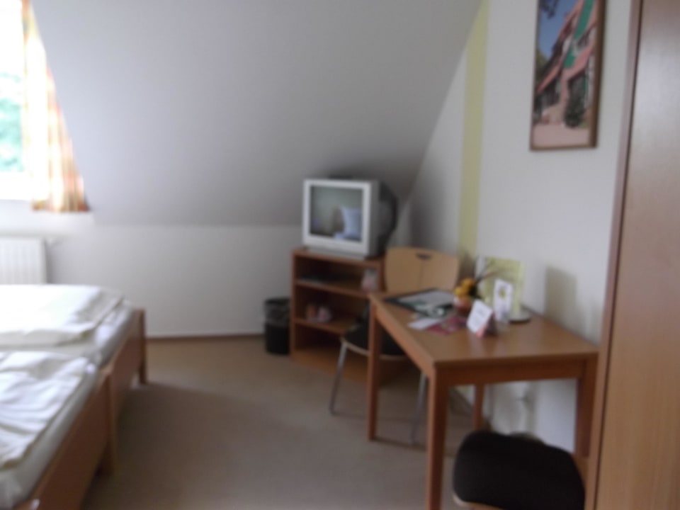 Schreibtisch - TV REGIOHOTEL Schanzenhaus Wernigerode