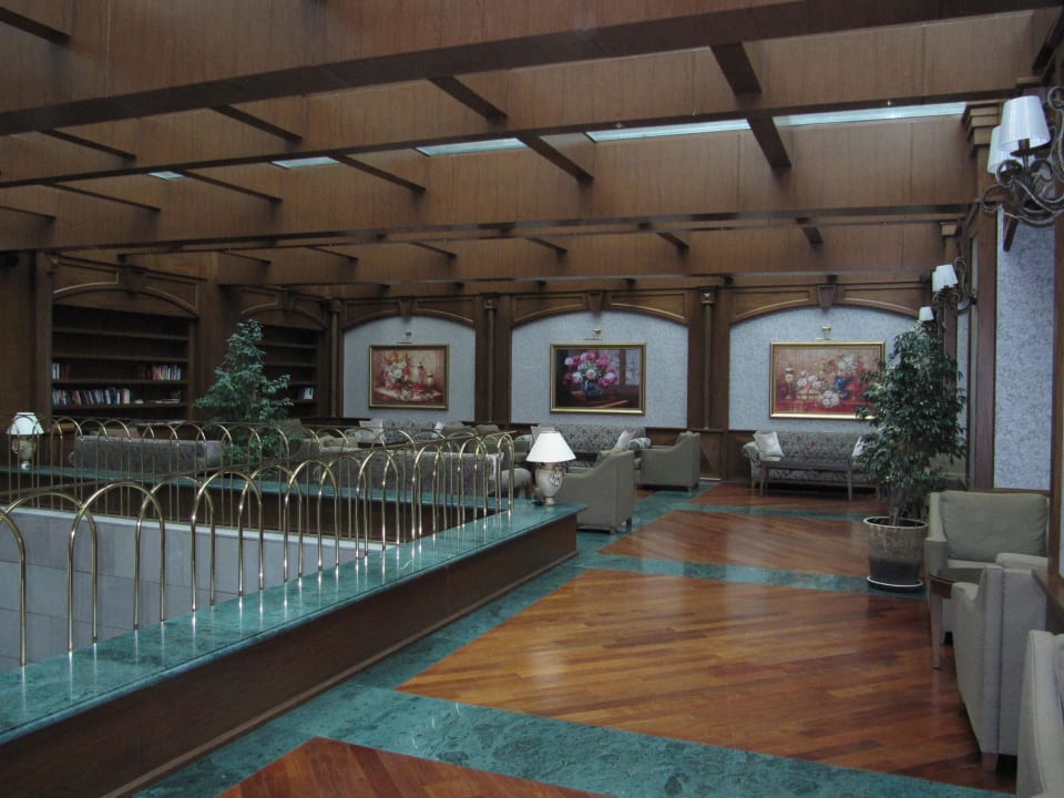 Teil der Lobby im Altbau Kilikya Palace Göynük