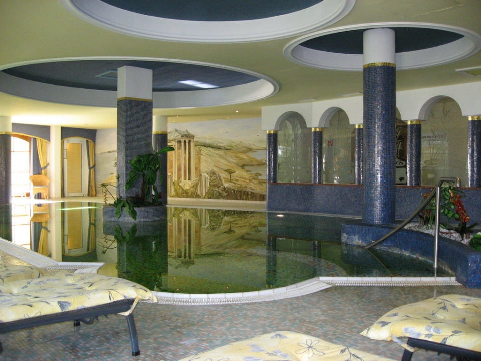 Swimmingpool Hotel Parkschlössl Zu Thyrnau