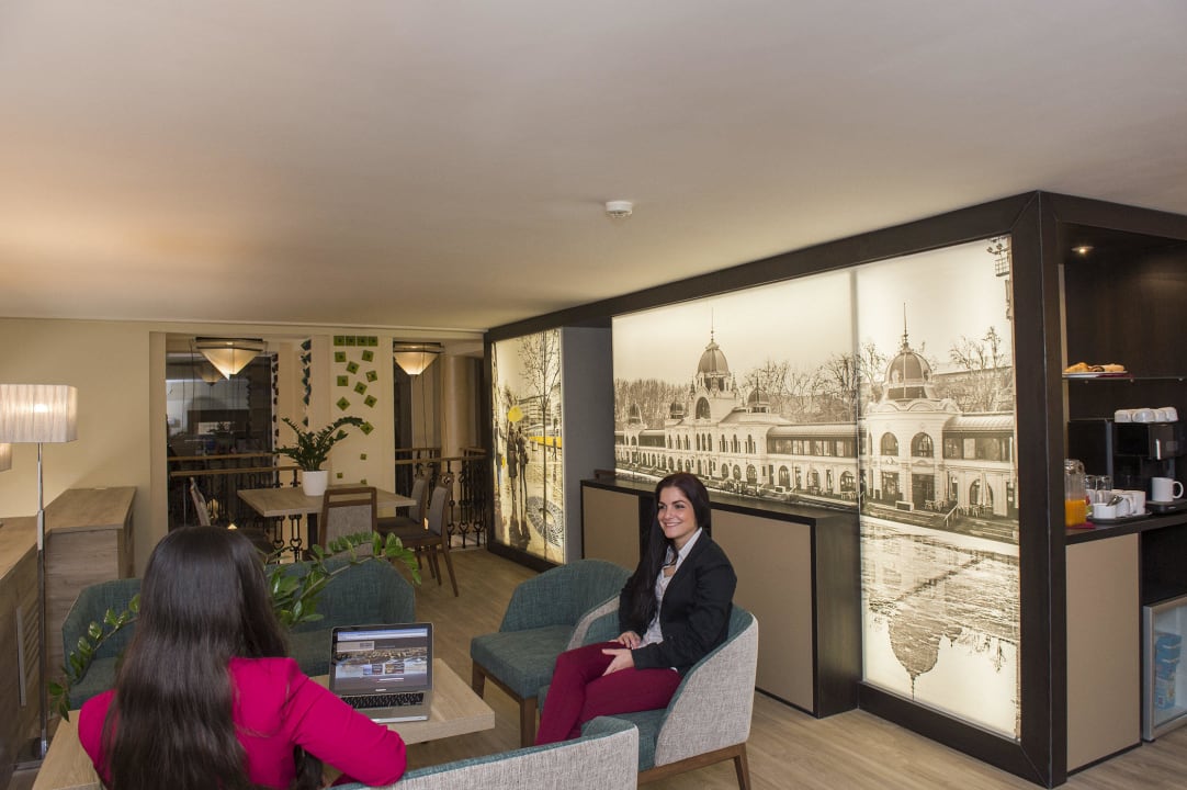 Lounge Three Corners Hotel Art