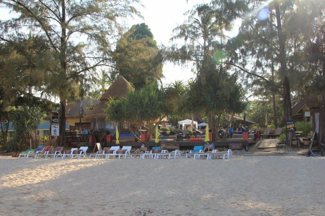Blick vom Meer - morgens  Hotel Lanta Castaway Resort
