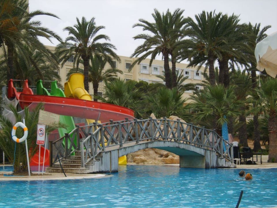 Główny basen i zjezdzalnie Hotel Marhaba Club